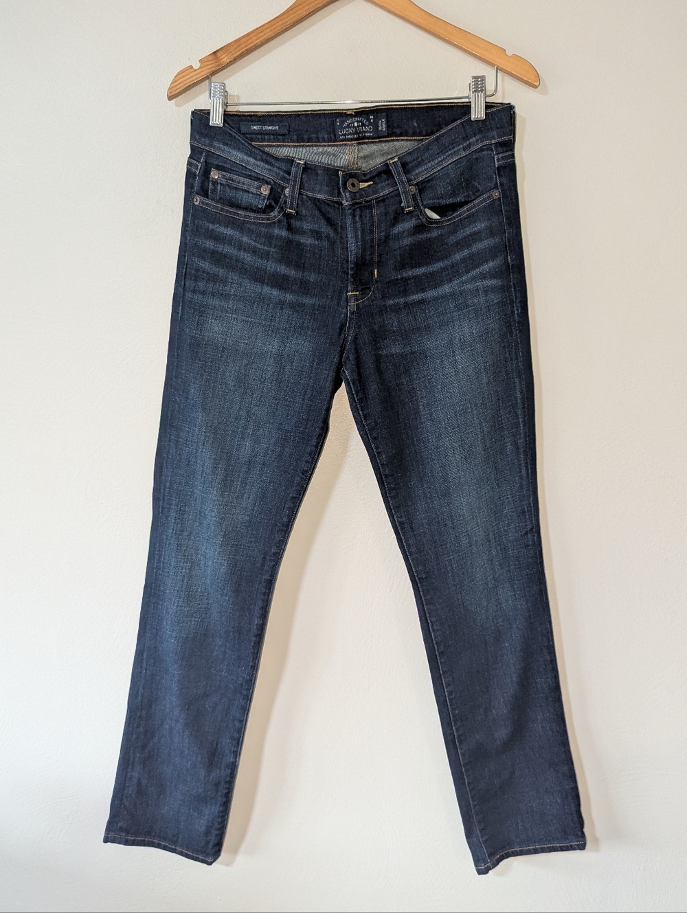10/30 Lucky Brand Dark Wash Sweet Straight‎ Ankle Jeans
